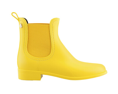 https://www.lemonjellyshoes.com/en/shop/our-selection/the-journey/detail/splash-06/ SPLASH 06
Chelsea Boot
Yellow matte
€69.90