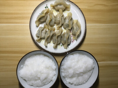 煎饺、白米粥