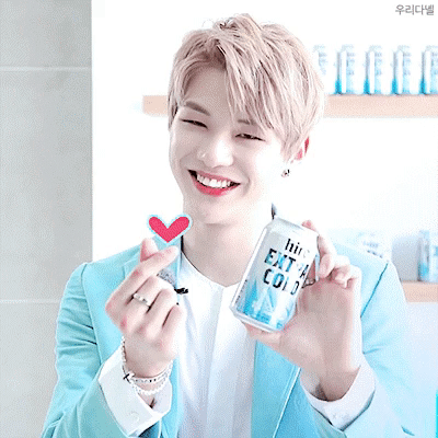 丹尼尔 广告拍摄照 动图