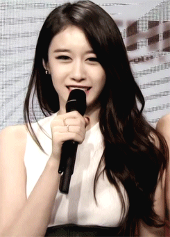 GIF#朴智妍/Park Ji Yeon。朴智妍（박지연，Park Ji Yeon），1993年6月7日出生于韩国首尔，韩国女歌手、演员、主持人、模特，女子演唱团体T-ara成员之一。2007年夺得APM模特模特大赛银奖。2008年获得Smart模特大赛大…