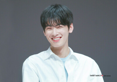 Astro 车银优 颜值担当 小哥哥帅气 成均馆大学学霸 壁纸 头像 图片搬运自微博