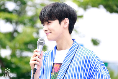 Astro 车银优 颜值担当 小哥哥帅气 成均馆大学学霸 壁纸 头像 图片搬运自微博