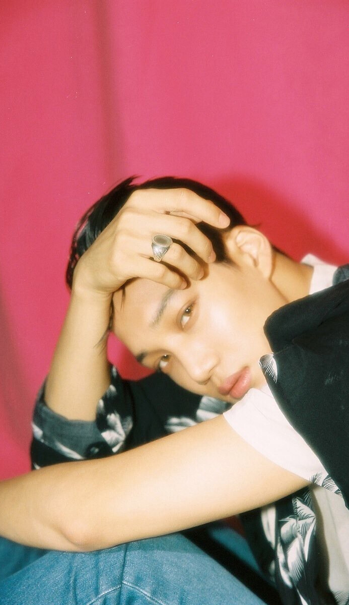 【EXO第四张正规专辑《THE WAR》预告照视频陆续公开】EXO旋风回归！第四张正规专辑《THE WAR》包括主打曲《Ko Ko Bop》在内，共收录9首歌曲。音源将于7月18日下午6点(韩国时间)公开。壁纸 明星 帅哥 头像 男神 服饰 写真 拍摄 EXO KAI金钟仁