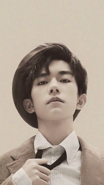 小哥哥越来越帅了