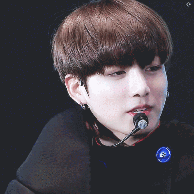 田柾国
cr.mxm_twt ​​​​