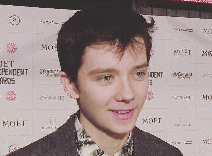 Asa Butterfield/阿沙巴特菲尔德