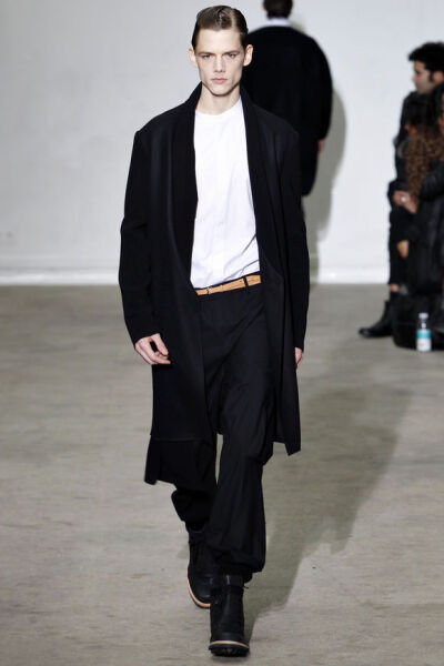 Johannes Niermann for Paris F/W 2011-12 Kris Van Assche