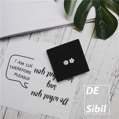 DE Sibil/ 超小巧~气质小雏菊贝壳打磨花朵造型耳钉耳饰925银