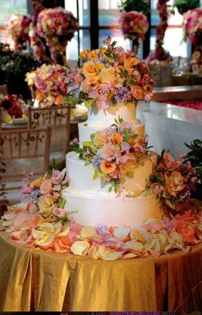 婚礼蛋糕设计师作品Sylvia Weinstock
成都婚礼甜品台制作，成都甜品培训，镜面蛋糕培训，婚礼甜品创业课程