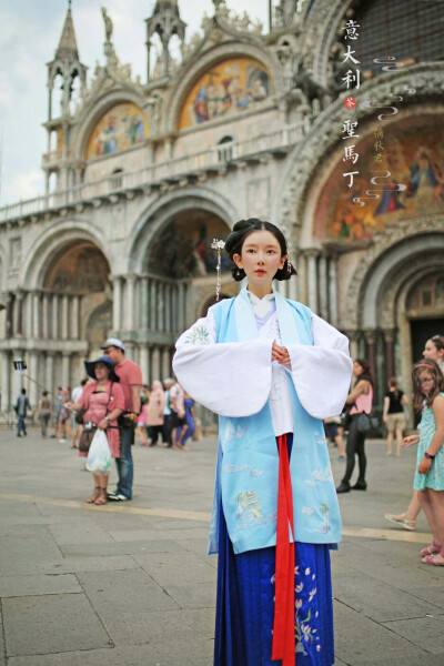 4.俏丽若三春之桃，清素若九秋之菊(穿着汉服去旅游)