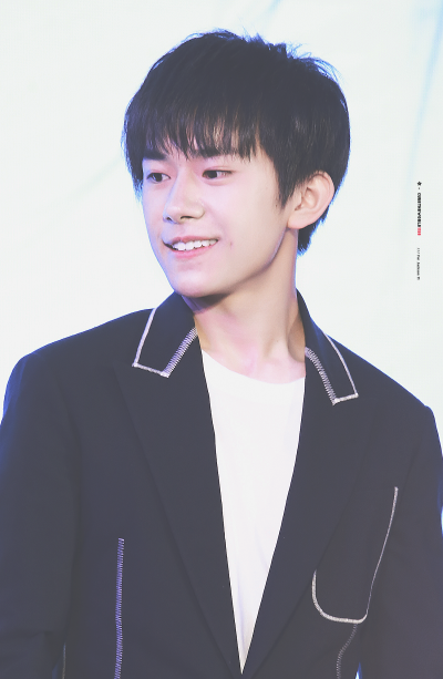 @CureTheWorld1128 易烊千玺 yyqx 1128 四字弟弟