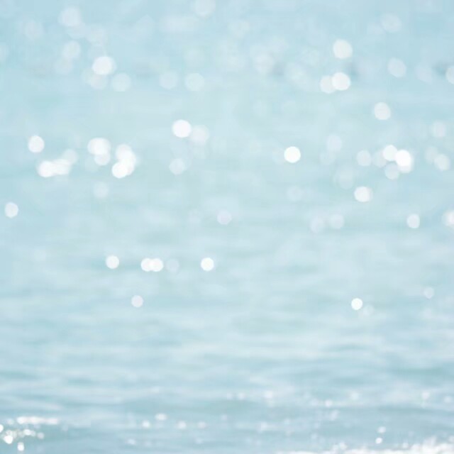 波光粼粼的海面