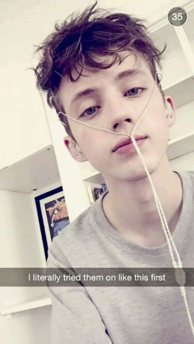 troye sivan 特洛伊·希文 戳爷 明星 背景 壁纸 锁屏