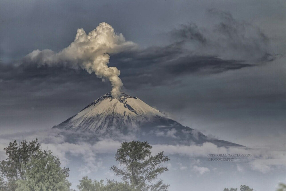 格调 火山 壁纸