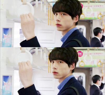 坂口健太郎
上传图片很辛苦，喜欢拿图请点赞哟，关注不定期更新！:)爱太郎❤