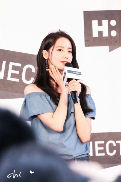 林允兒 Yoona
少女時代成員