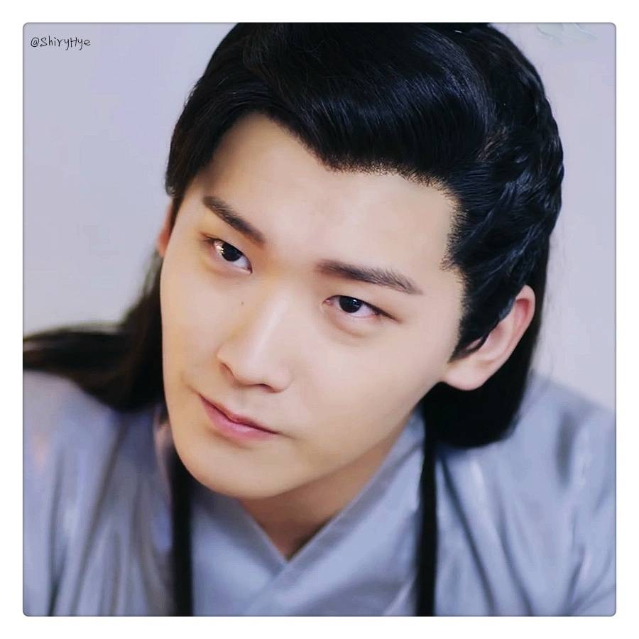 墨连城
cr:shiryhye