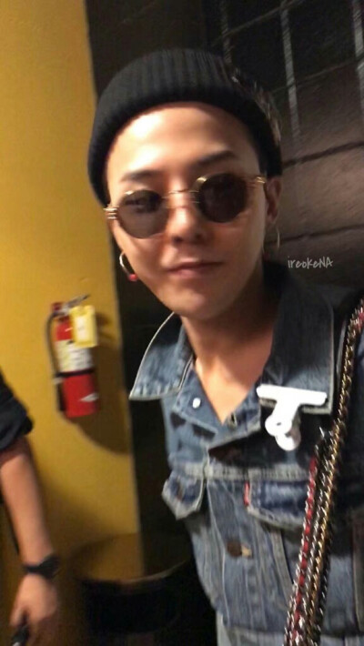  权志龙 GD 图cr.logo