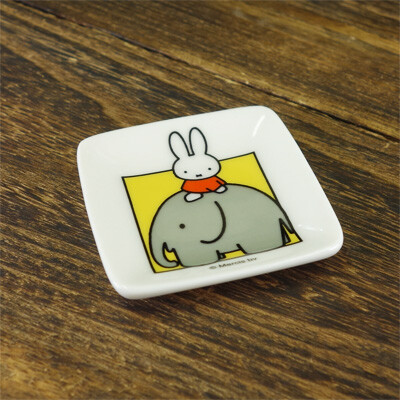 代购
日本代购/现货 miffy 陶瓷餐具/圆碟/醋碟/马克杯/陶瓷水杯日本制