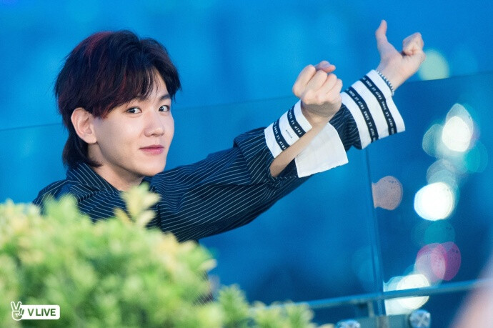 #边伯贤kokobop# #BAEKHYUN#【V LIVE】170721 Ko Ko Bop on One Summer Night 更新7P