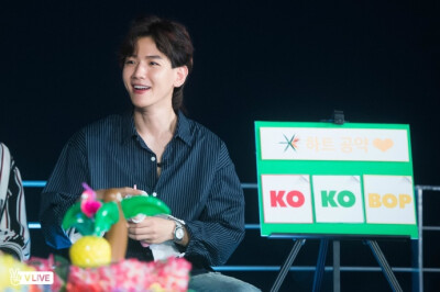 #边伯贤kokobop# #BAEKHYUN#【V LIVE】170721 Ko Ko Bop on One Summer Night 更新7P