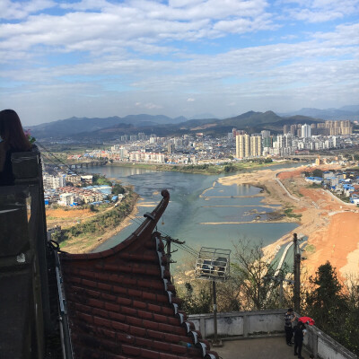 登登登山观景