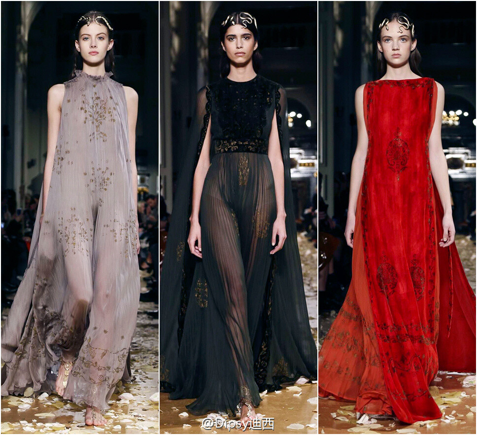 Valentino Haute Couture S/S 2016┃华伦的环球旅行从东欧拜占庭游历至东方国度，模特赤足而行，金蛇狂舞刚柔并济～