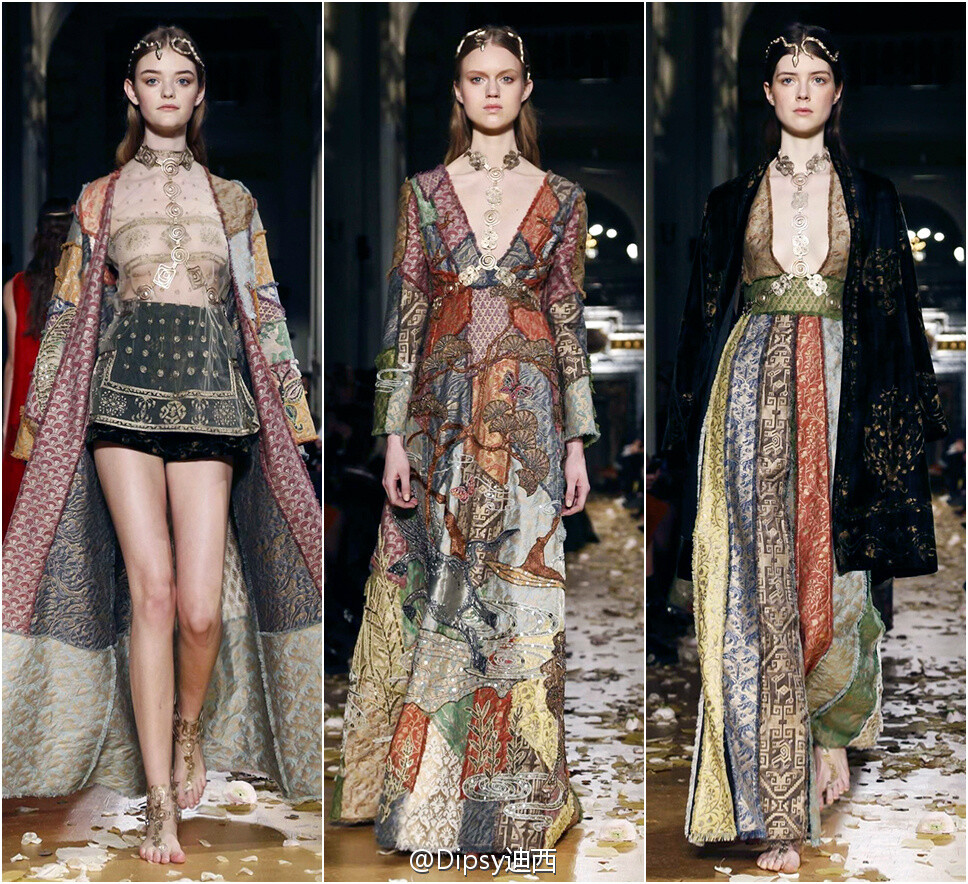 Valentino Haute Couture S/S 2016┃华伦的环球旅行从东欧拜占庭游历至东方国度，模特赤足而行，金蛇狂舞刚柔并济～