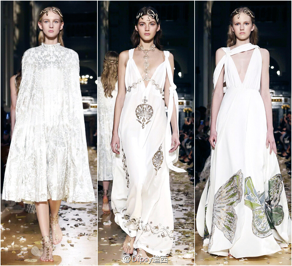 Valentino Haute Couture S/S 2016┃华伦的环球旅行从东欧拜占庭游历至东方国度，模特赤足而行，金蛇狂舞刚柔并济～