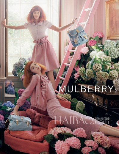 玛百莉(Mulberry)2011春夏广告大片出炉，超模Lindsey Wixson&Nimue Smit.摄影师蒂姆·沃克(Tim Walker)掌镜