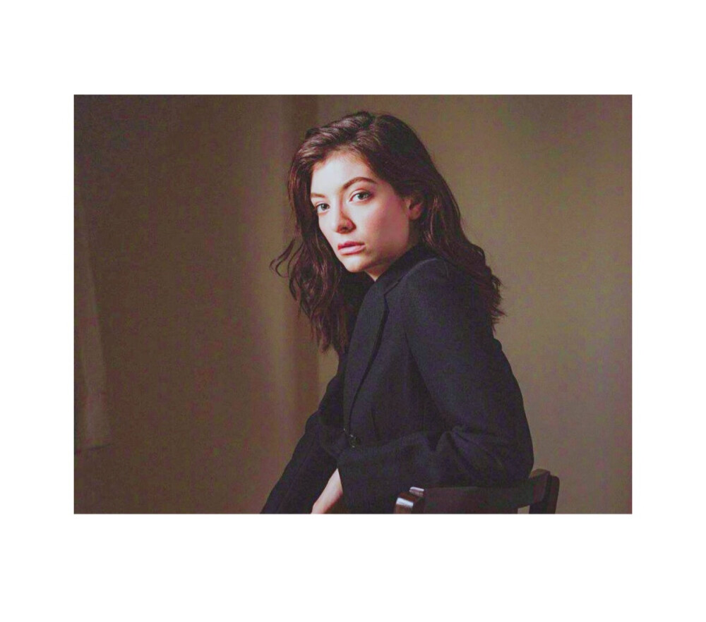 Lorde（原名：Ella Marija Lani Yelich-O'Connor），1996年11月7日出生于新西兰奥克兰德文波特，新西兰创作型女歌手。