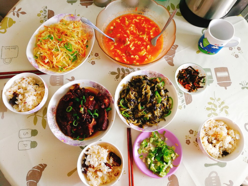 土豆丝＋番茄炒蛋＋排骨＋炒茄子