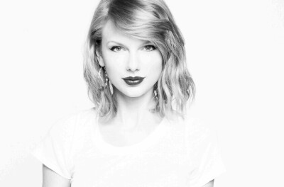 黑白 红唇音乐精灵 泰勒斯威夫特Taylor Swift「非黑即白，演绎经典」