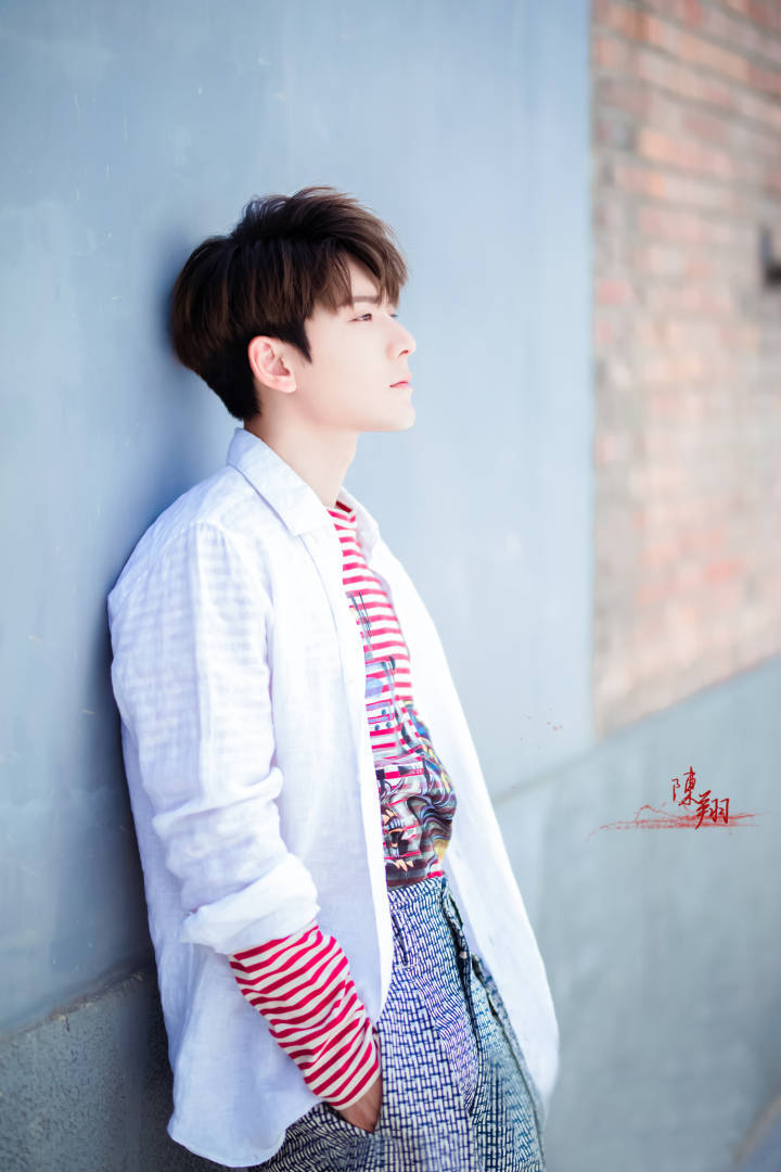 陈翔街拍高清壁纸图源微博禁二改