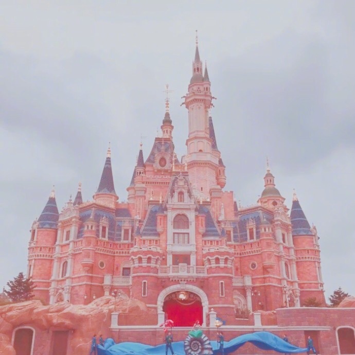 还有没睡的咩 出来收背景图啦 ～ ​​​​