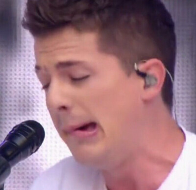 断眉Charlie Puth