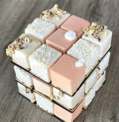 甜品 美食 魔方蛋糕
