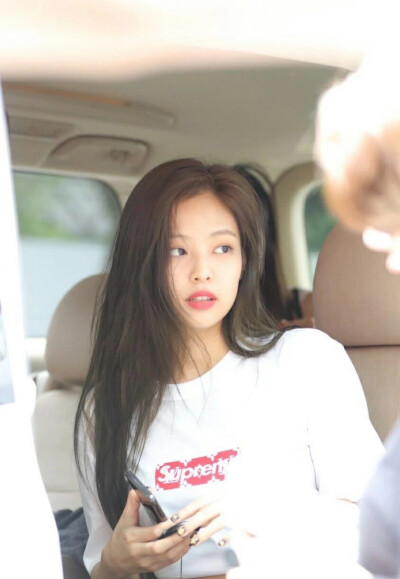 JENNIE