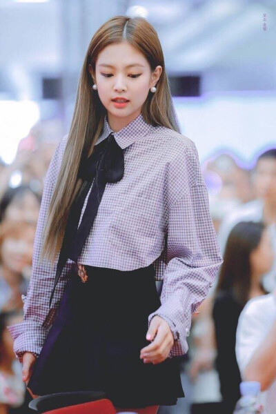 JENNIE