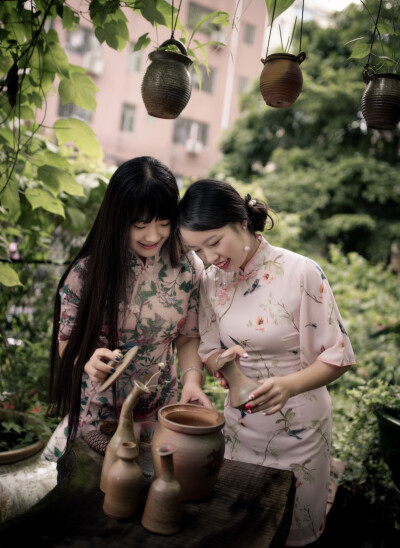 最是人间留不住，朱颜辞镜花辞树。