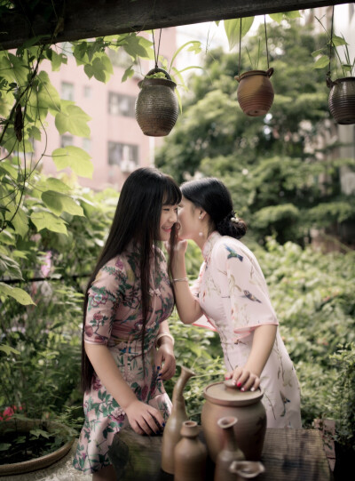 山有木兮木有枝，心悦君兮君不知。