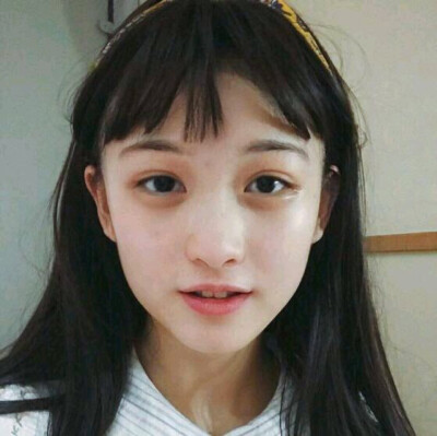 即使你暴毙横死街头
我既不想哭也不想笑
出于礼貌叹口气哼一声 最多了