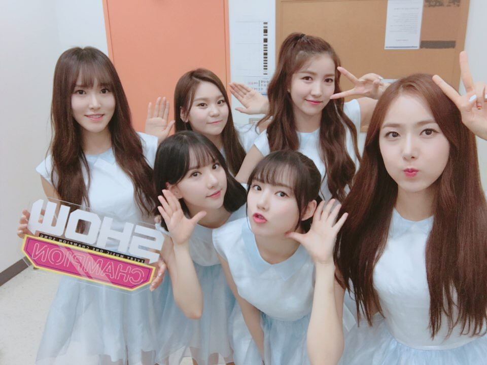 GFRIEND 金韶情金素晶 郑艺琳 丁恩妃银河 崔俞娜俞宙 黄恩菲信飞 金艺源严智 