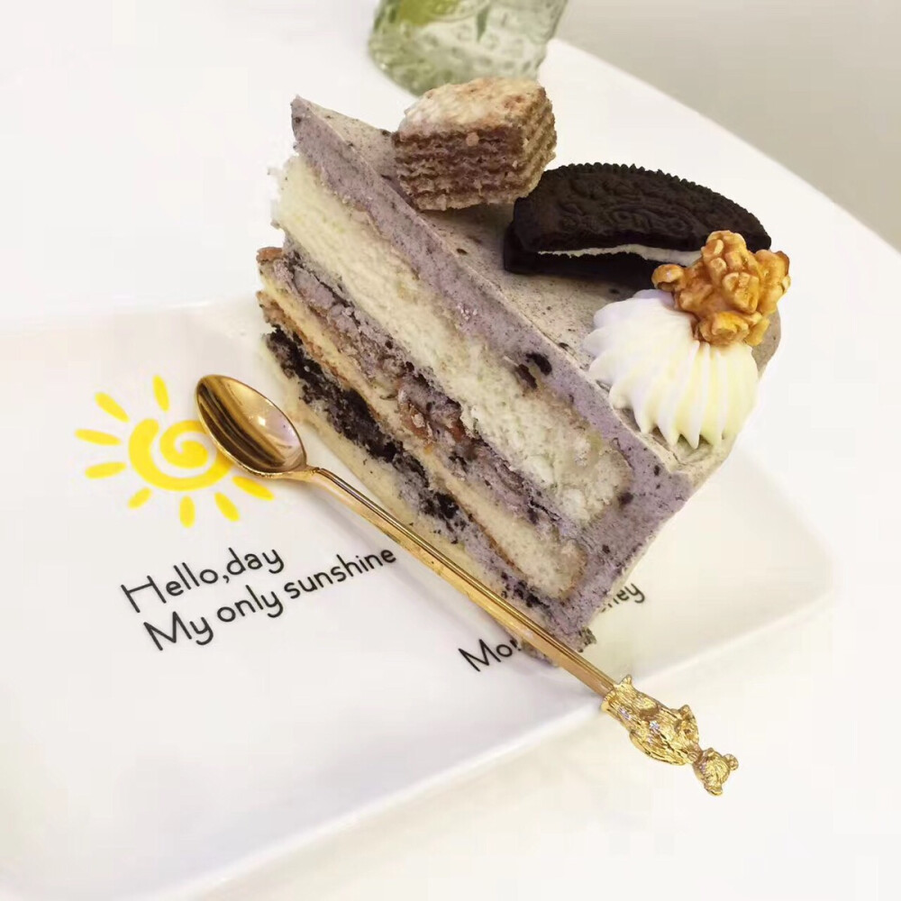 栗子蛋糕和奥利奥咸奶油切块