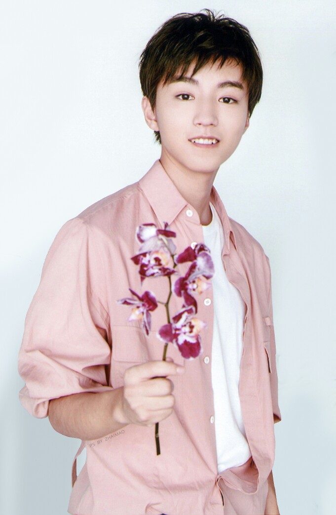 王俊凯 tfboys四周年alivefour花季写真