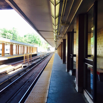 Davisville station. 去找閨蜜好友一起去niagara falls 