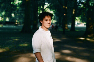 陈奕迅。换了发型减了肥，完全逆生长，颜值爆表。