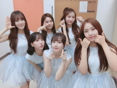 GFRIEND 金韶情金素晶 郑艺琳 丁恩妃银河 崔俞娜俞宙 黄恩菲信飞 金艺源严智 