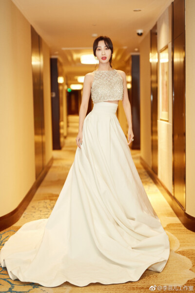 李菲儿 亮相oppo网易娱乐跨界盛典