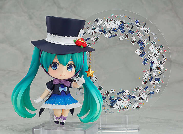 GSC 初音未来 MIKU 魔法未来5th纪念 粘土人 先行预定开始，售价5,000円，出荷时间待定。预定链接在评论中。
9月1日将在「MAGICAL MIRAI 2017」展会先行贩售（场贩）。